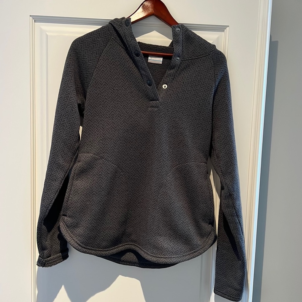 Columbia hooded fleece top